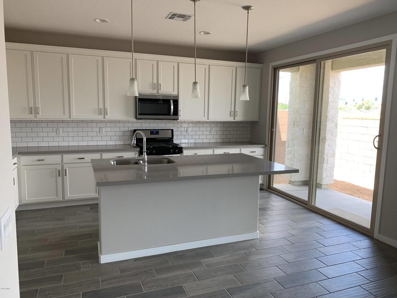 715 N Sparrow Dr - Photo 4 of 44