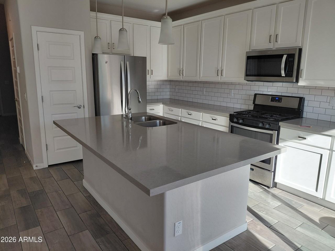 715 N Sparrow Dr - Photo 5 of 44