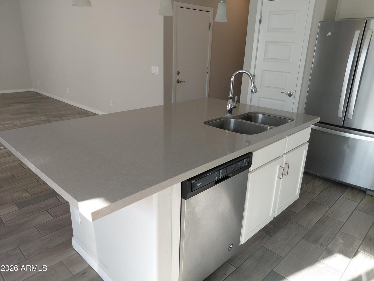 715 N Sparrow Dr - Photo 6 of 44
