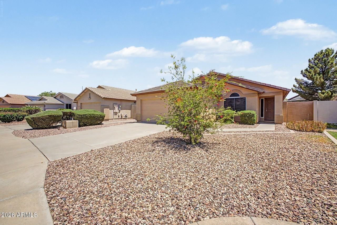 8151 W Tonto Ln - Photo 5 of 33