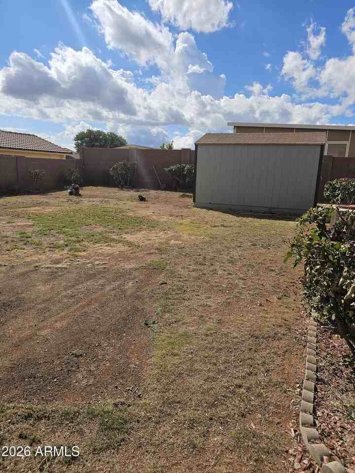 2311 Skyview Dr - Photo 2 of 9