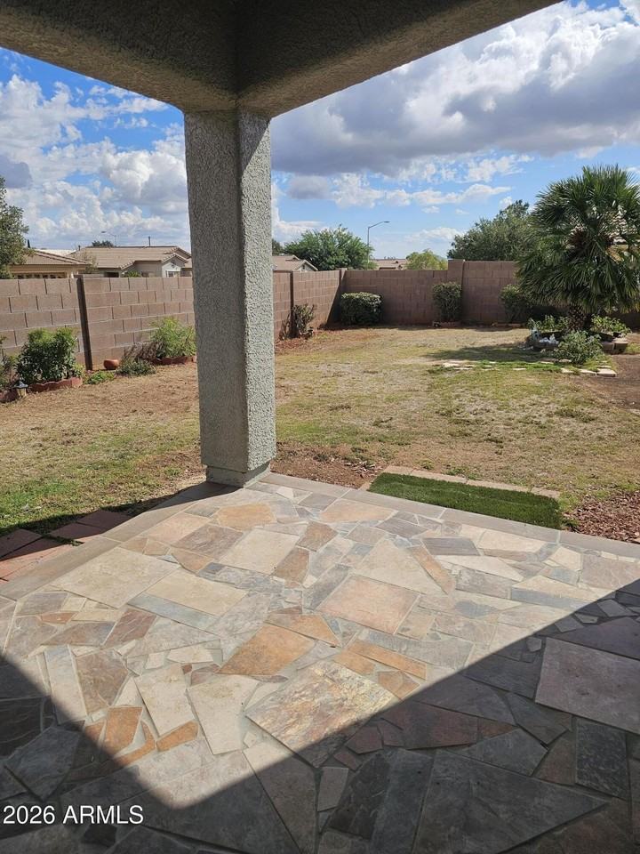 2311 Skyview Dr - Photo 4 of 9