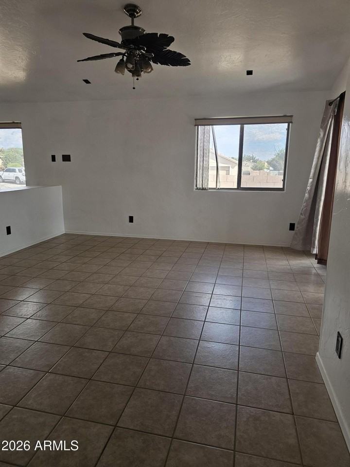 2311 Skyview Dr - Photo 5 of 9