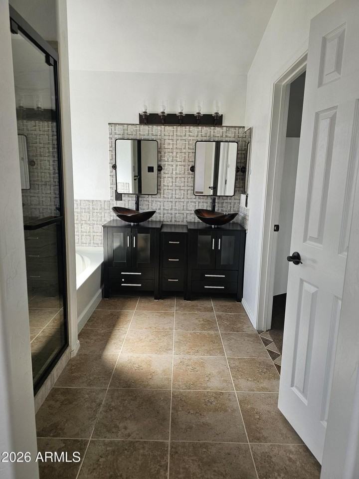 2311 Skyview Dr - Photo 6 of 9