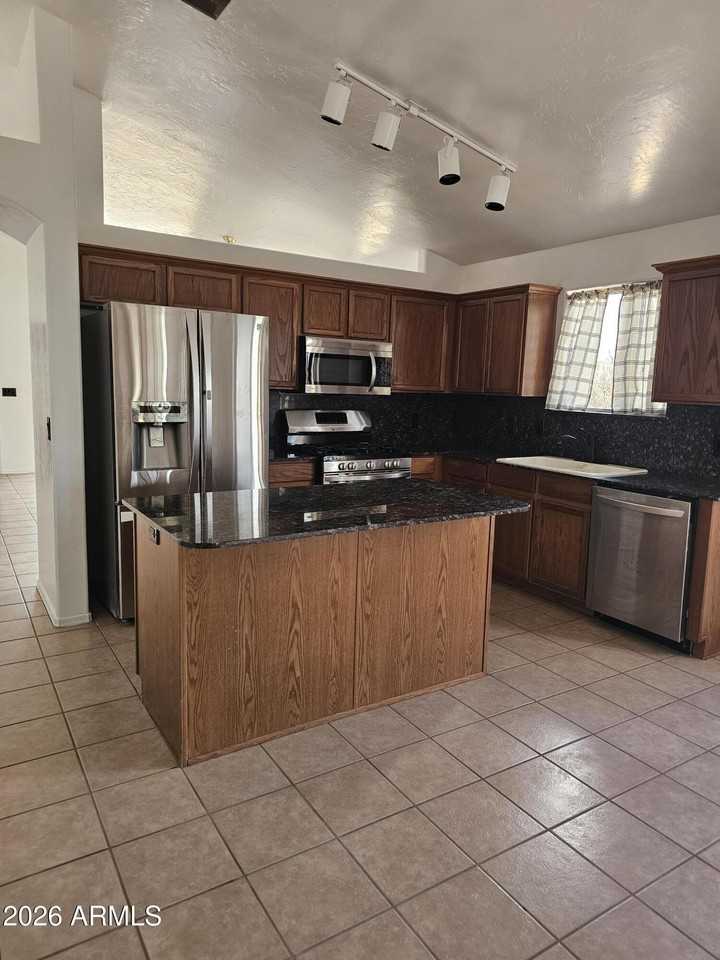 2311 Skyview Dr - Photo 7 of 9