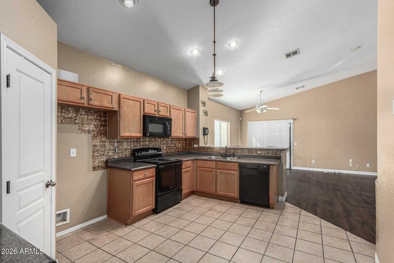 2513 W Novak Way - Photo 2 of 24