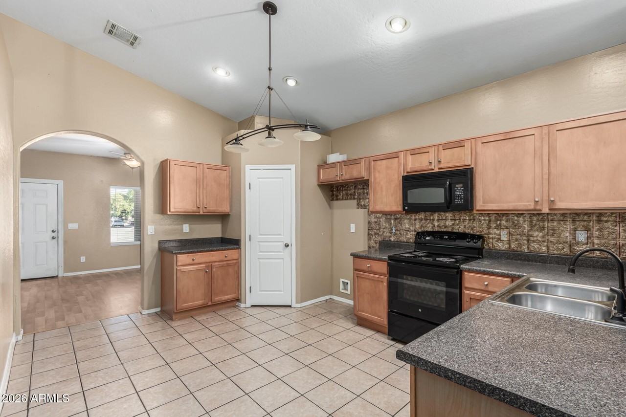 2513 W Novak Way - Photo 3 of 24