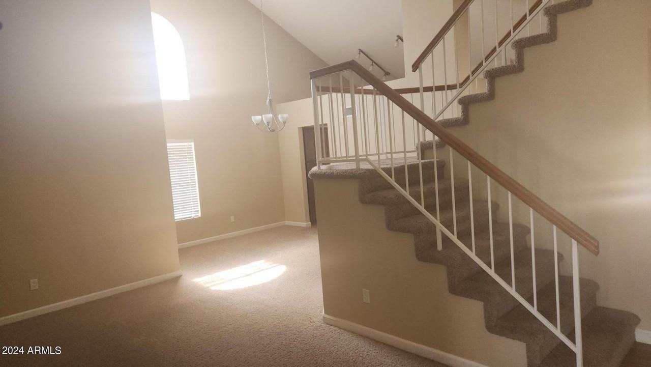 1683 W Carla Vista Dr - Photo 7 of 11