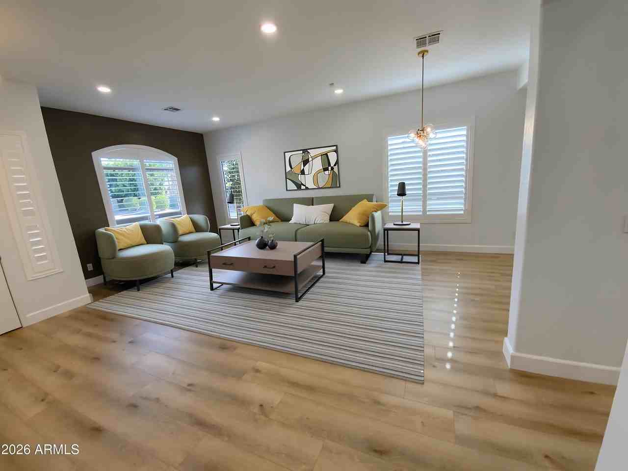 6204 E Phelps Rd - Photo 5 of 31