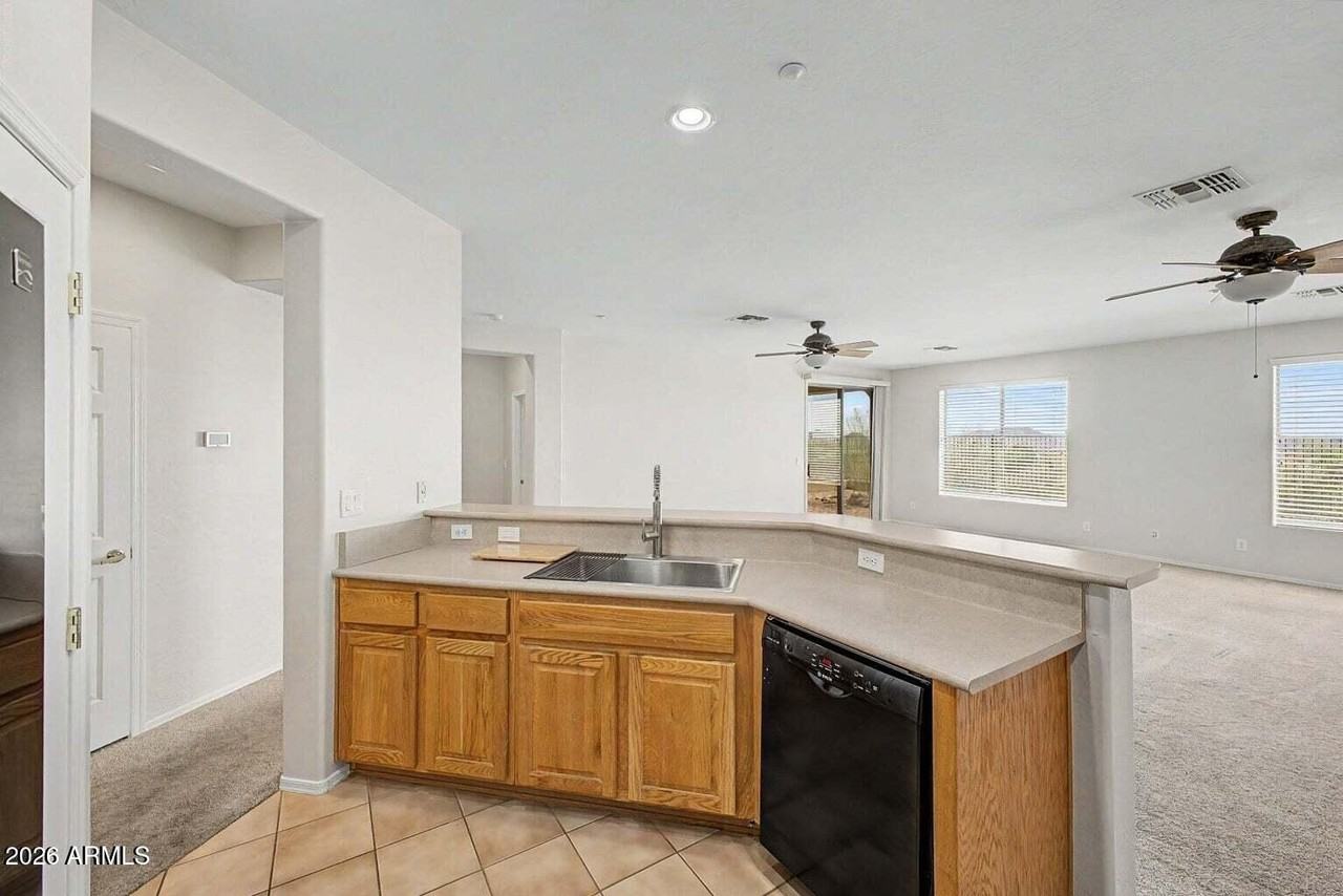 42108 N Anthem Heights Dr - Photo 5 of 15