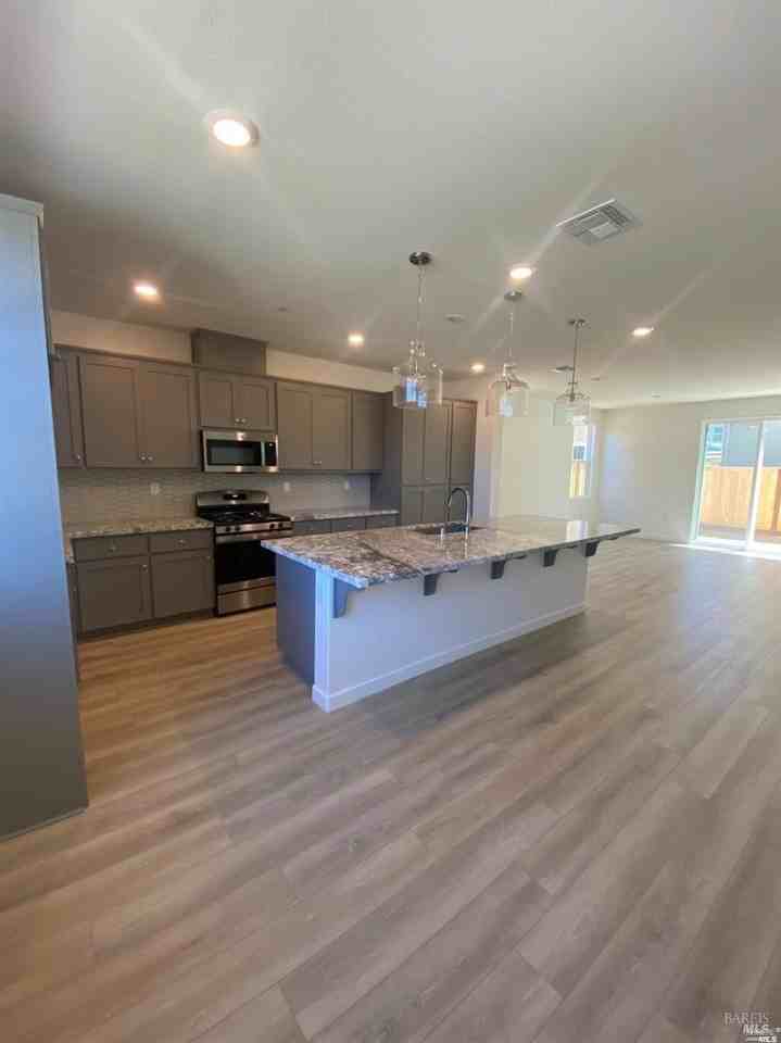 2408 Lake Club Dr - Photo 2 of 14