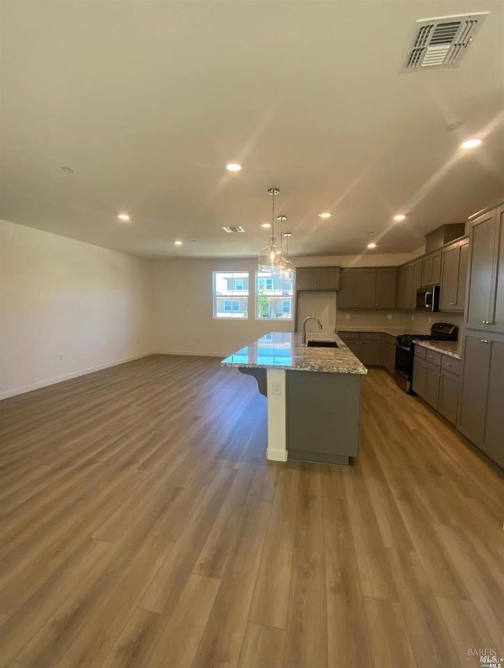 2408 Lake Club Dr - Photo 3 of 14
