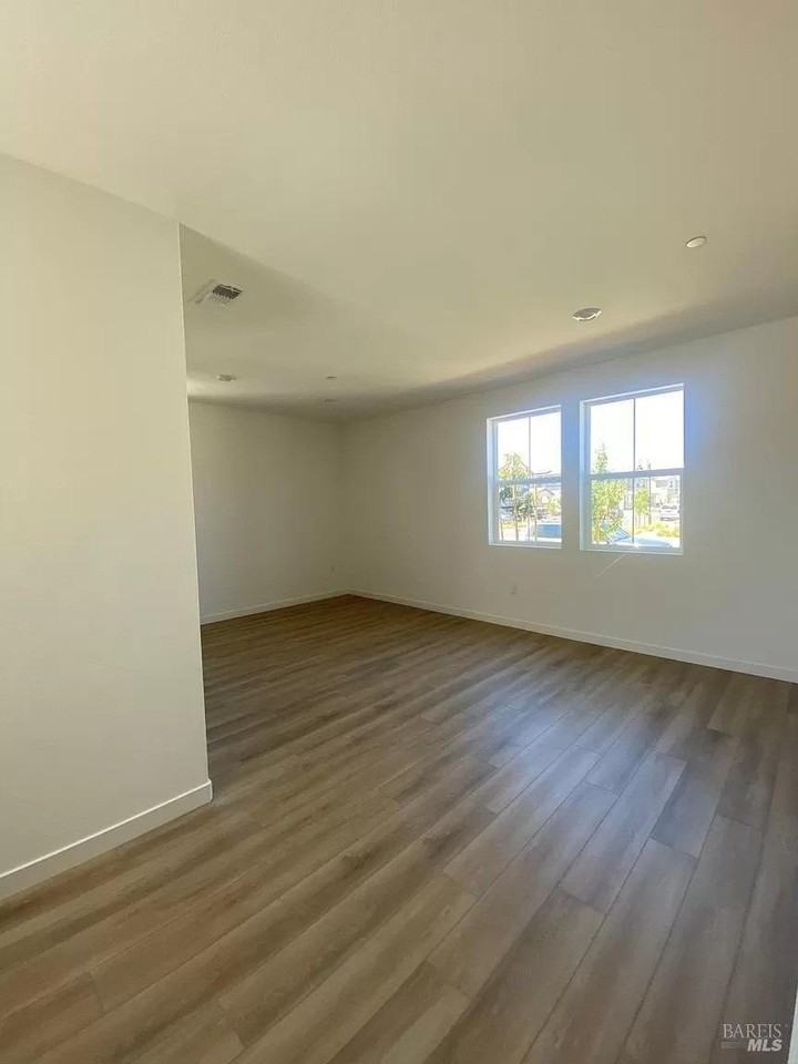 2408 Lake Club Dr - Photo 4 of 14