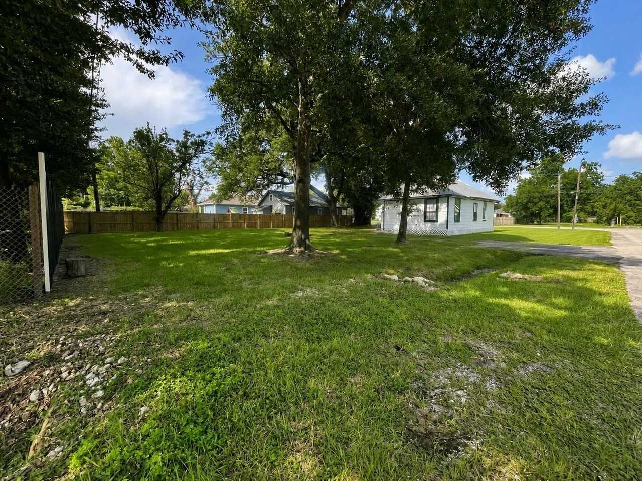 4298 Brandon St - Photo 2 of 2