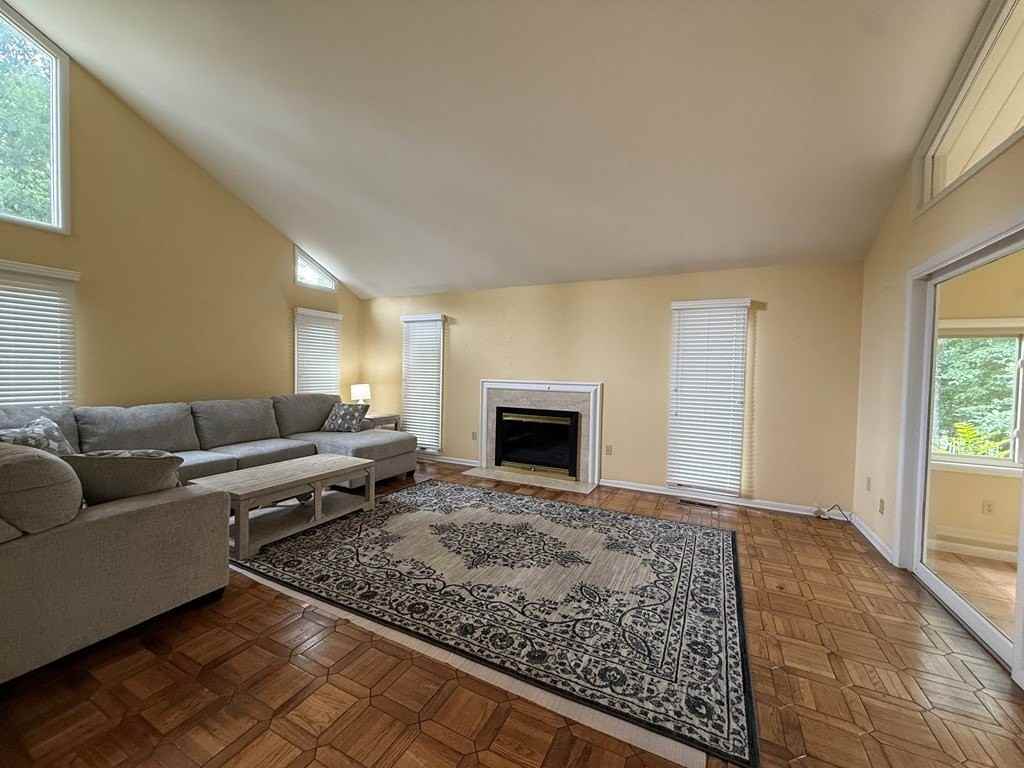 155 Dogwood Ct - Photo 3 of 23