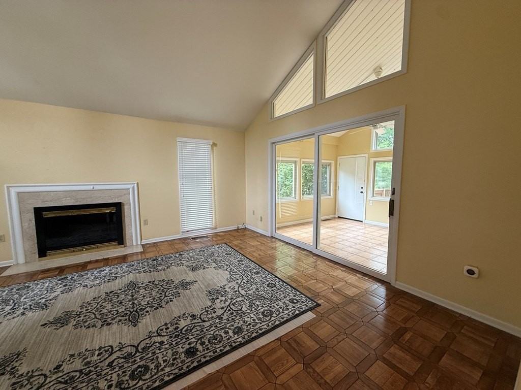 155 Dogwood Ct - Photo 4 of 23