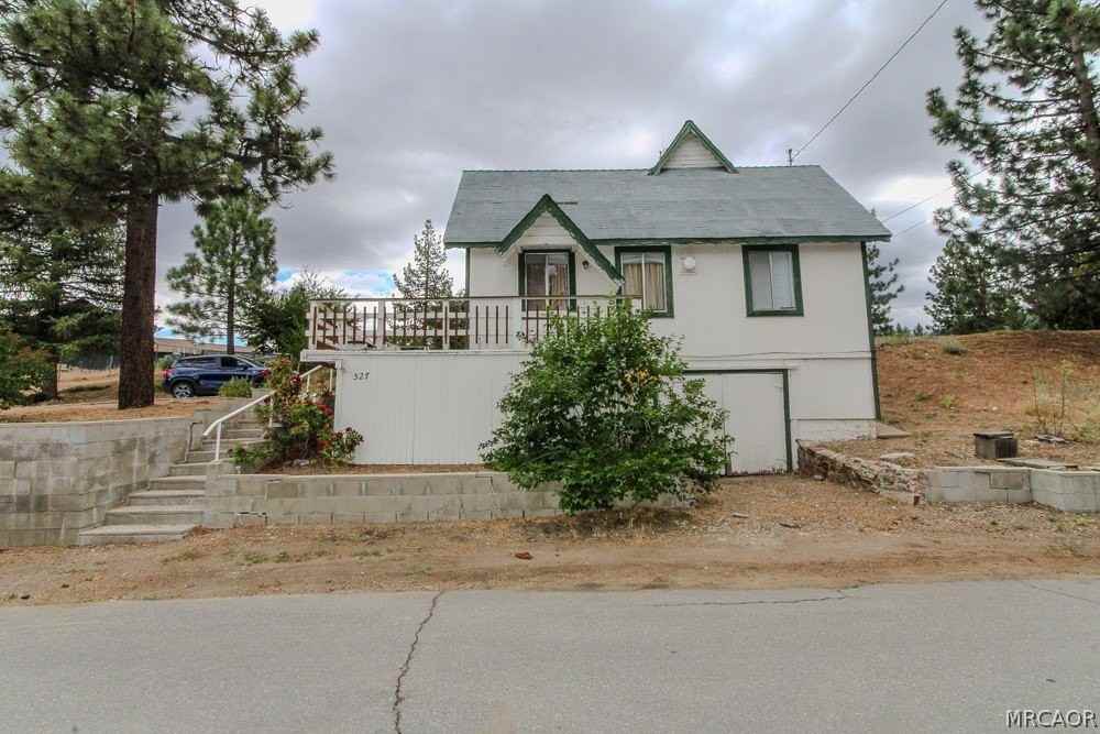 527 Cottage Ln - Photo 2 of 24