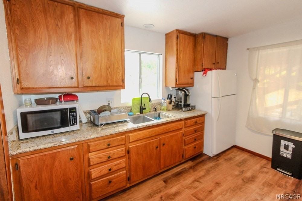 527 Cottage Ln - Photo 5 of 24