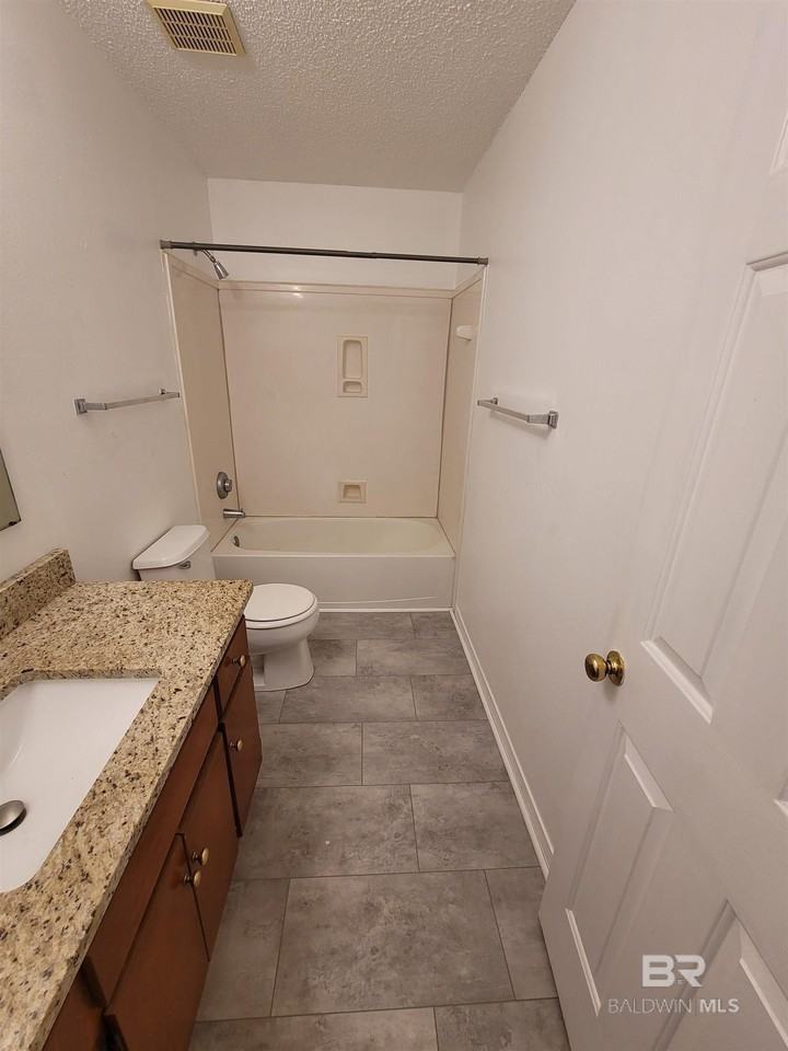 309 W Peachtree Ave - Photo 7 of 11