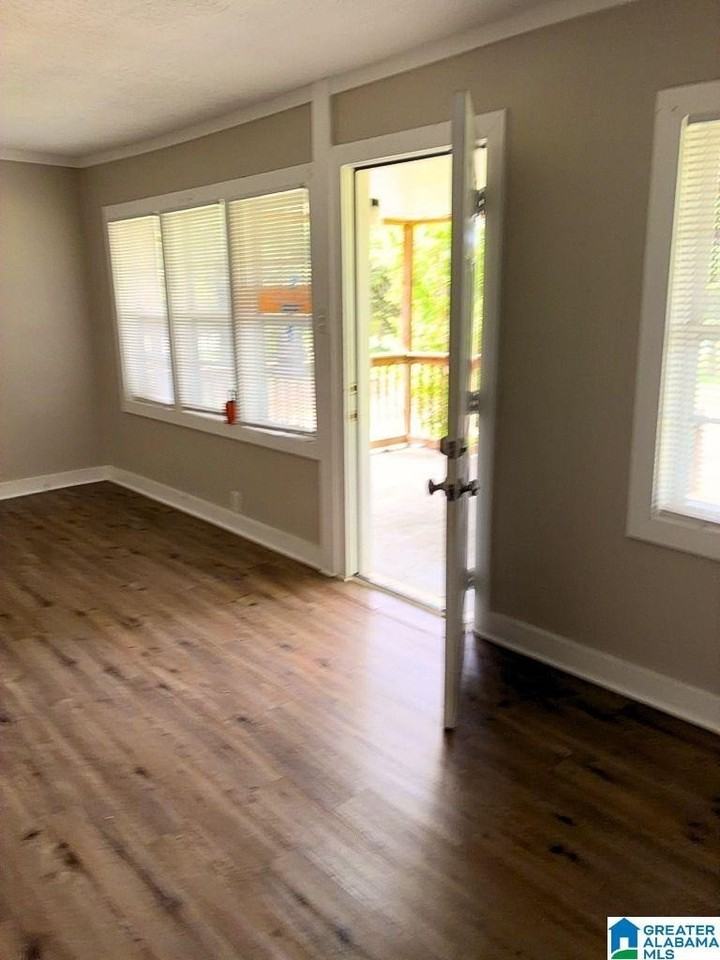 284 Lee Rd - Photo 3 of 11