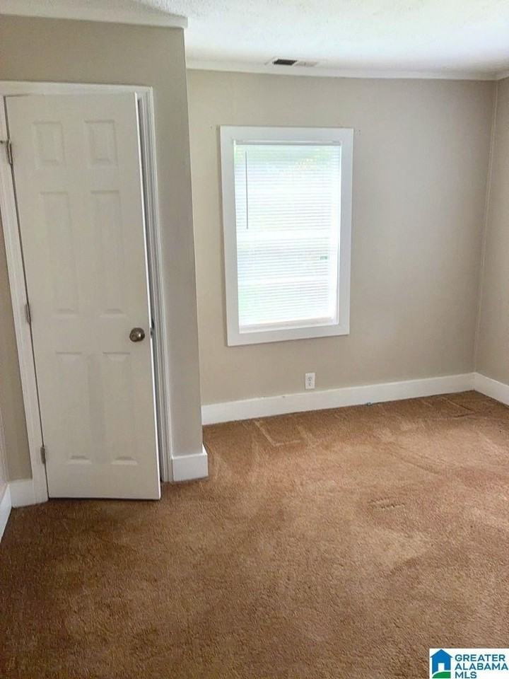 284 Lee Rd - Photo 6 of 11