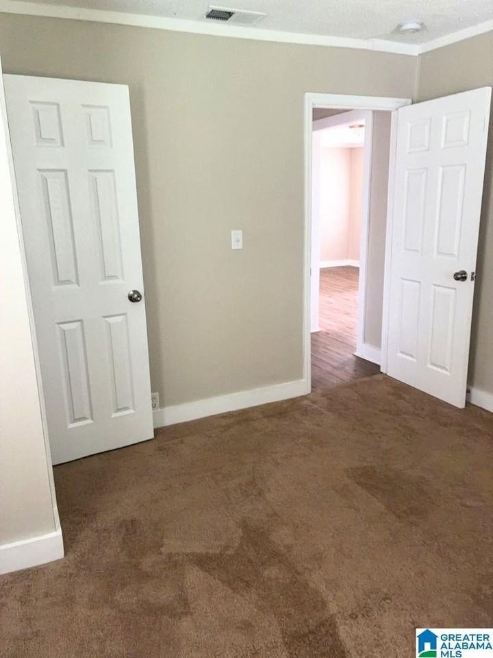284 Lee Rd - Photo 7 of 11