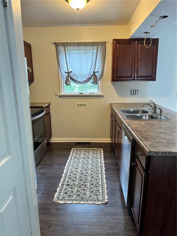 6437 Sterling Cir - Photo 2 of 24