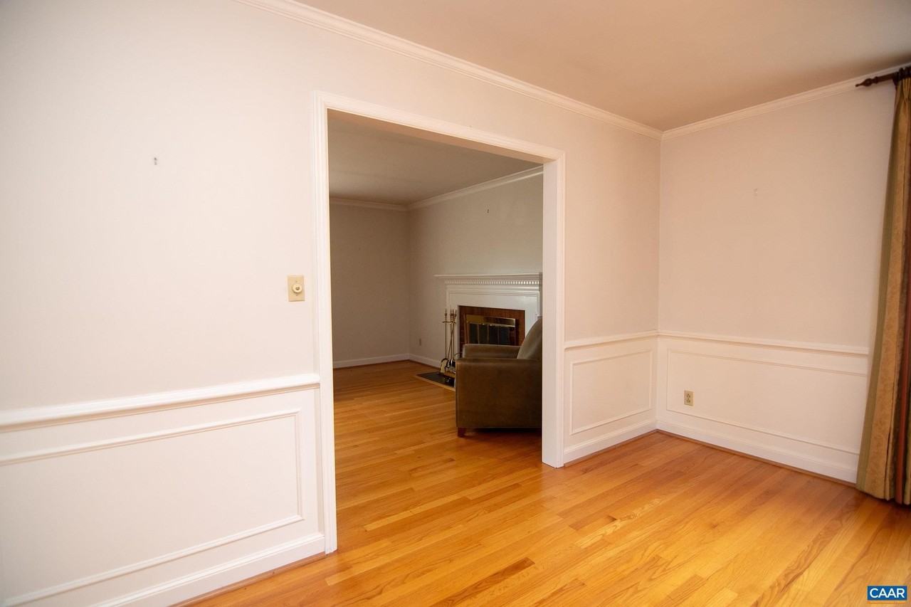 1313 Grove Rd - Photo 7 of 40