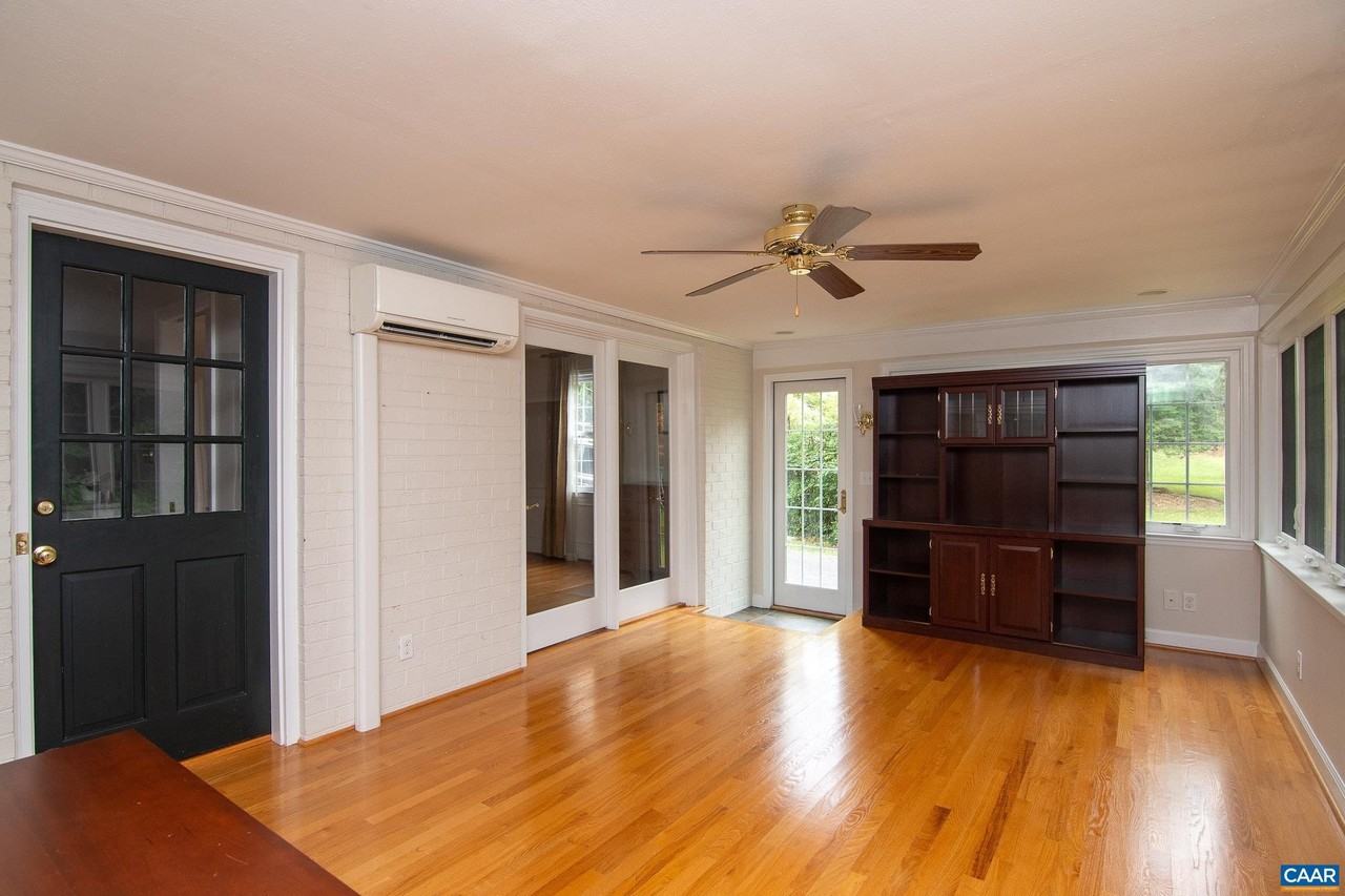 1313 Grove Rd - Photo 5 of 28