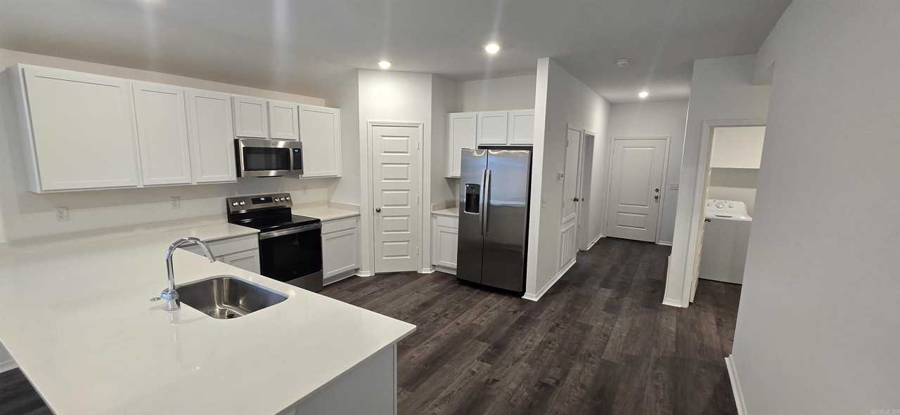 1604 Rambling Brook Dr - Photo 3 of 15