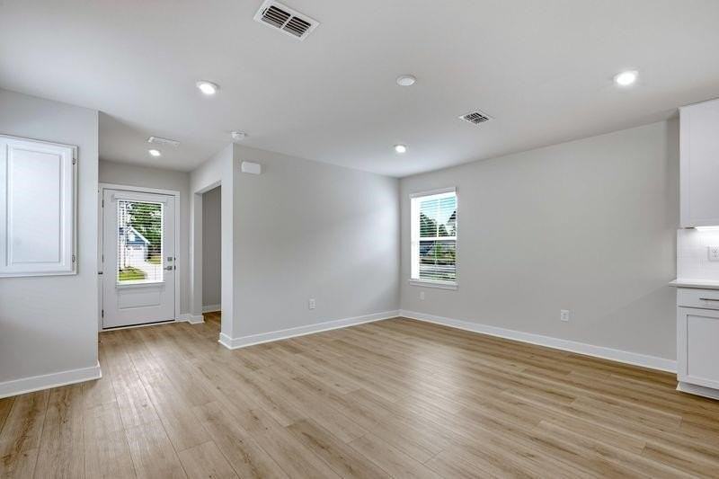 2752 Rowyn St - Photo 4 of 31