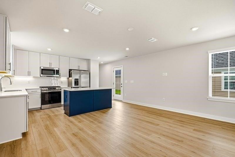2752 Rowyn St - Photo 6 of 31
