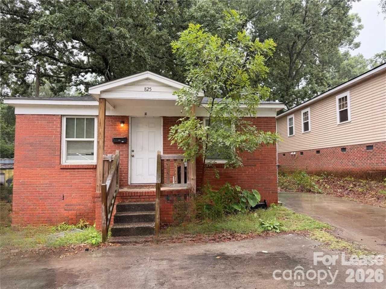 825 Rodey Ave #2