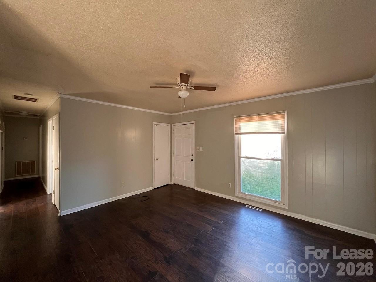 1144 Ellen Ave - Photo 2 of 8