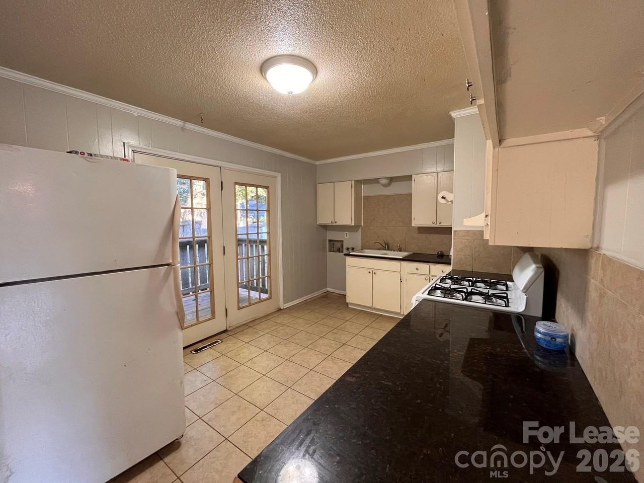 1144 Ellen Ave - Photo 3 of 8