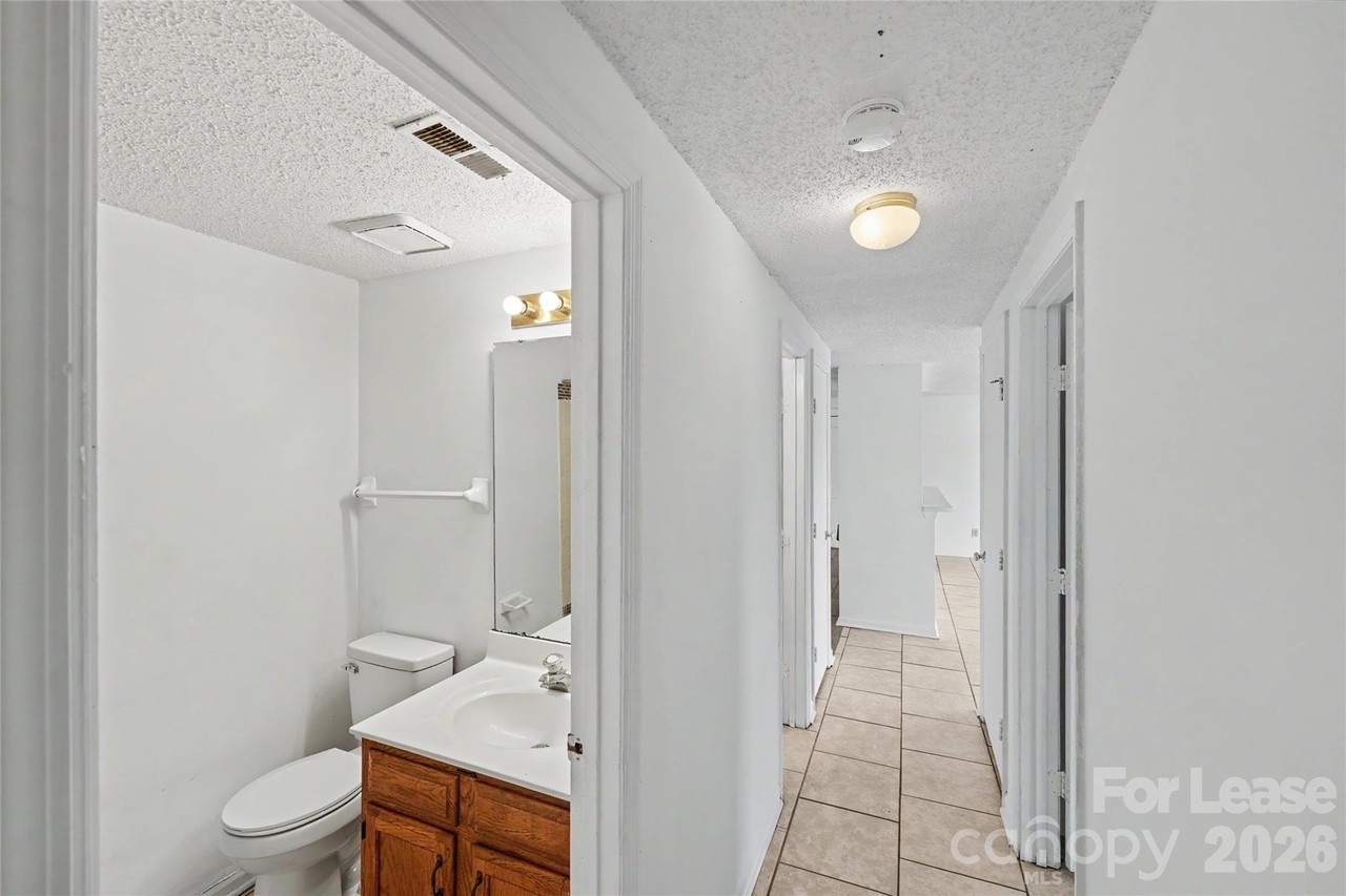 1624 Arlyn Cir #J - Photo 7 of 22