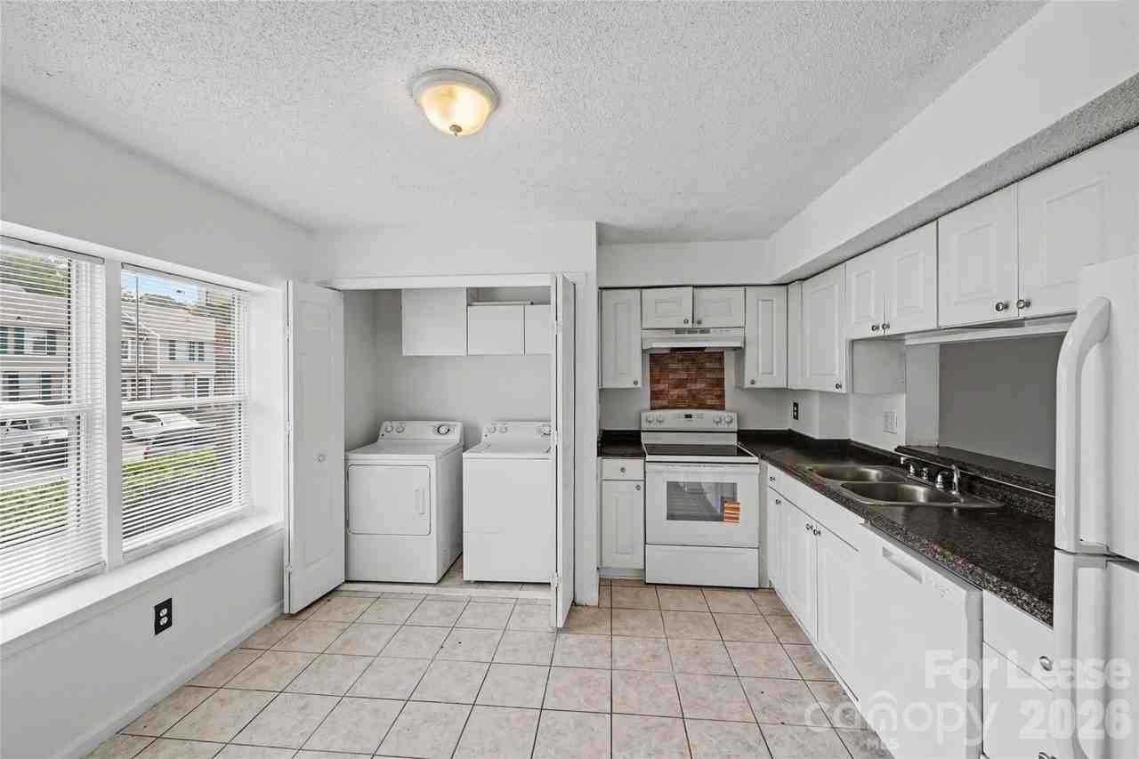9626 Vinca Cir #D - Photo 2 of 22