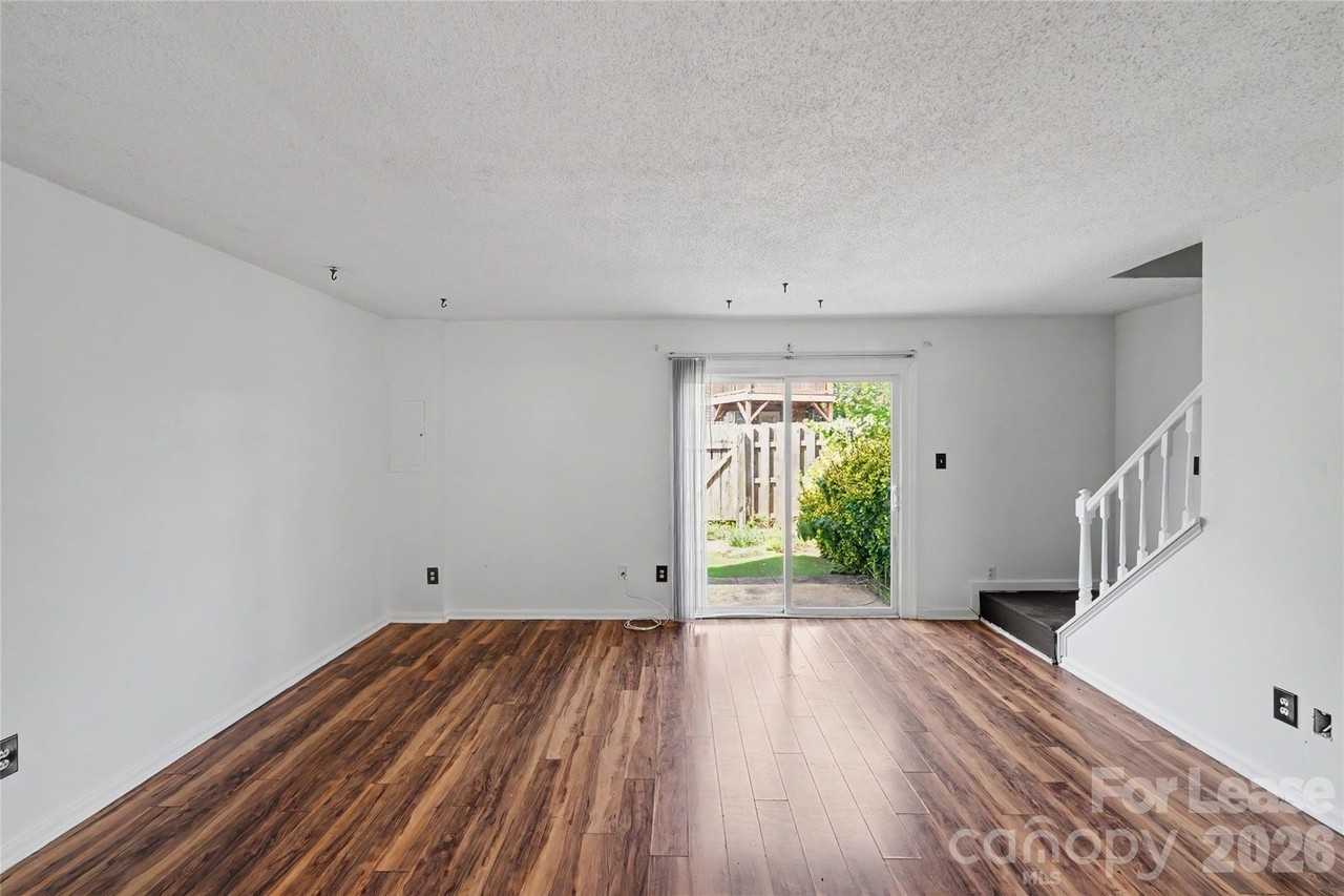 9626 Vinca Cir #D - Photo 3 of 22