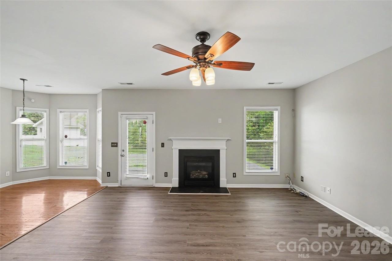3111 Gloxinia Rd - Photo 2 of 37