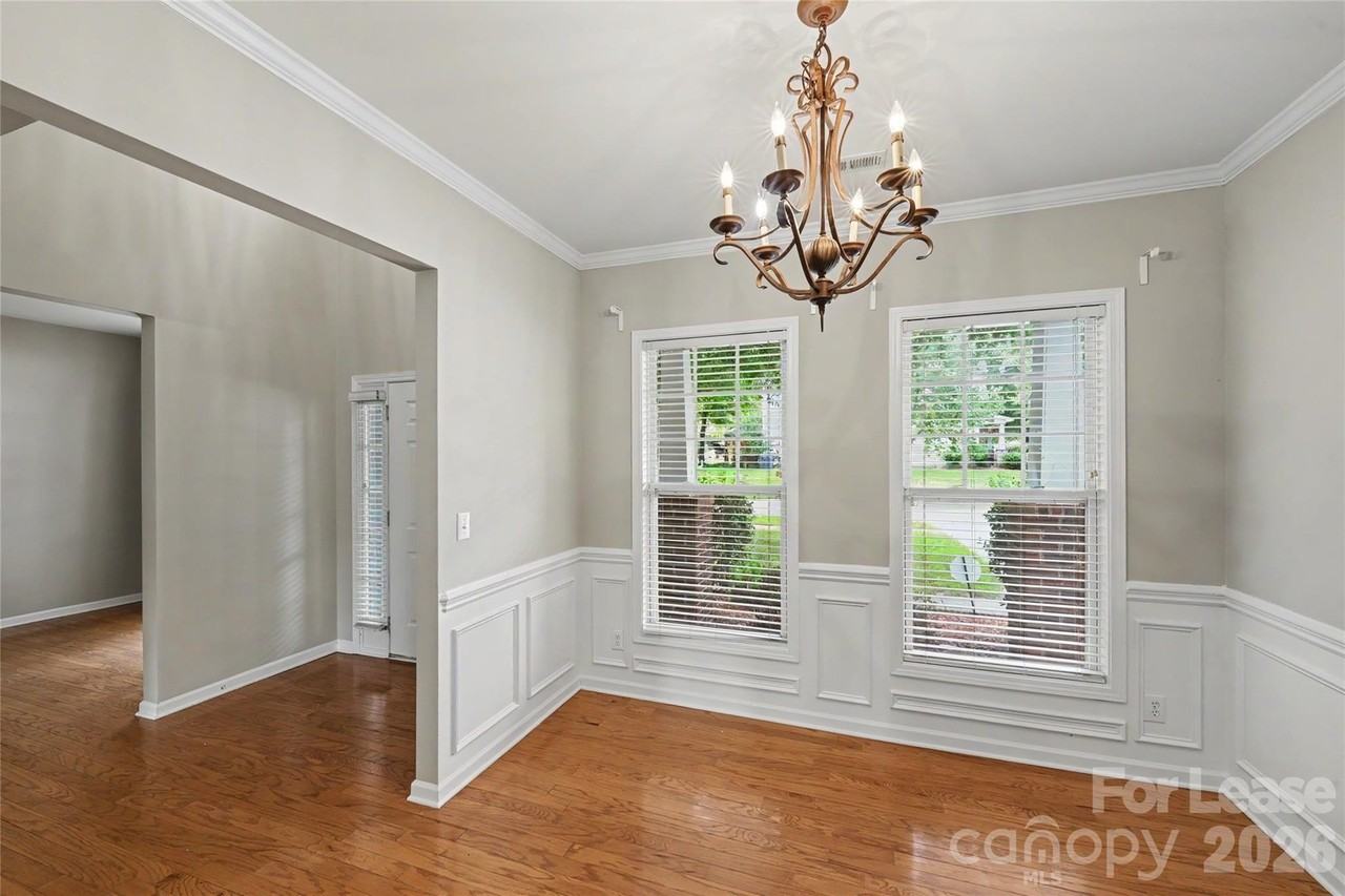 3111 Gloxinia Rd - Photo 4 of 37