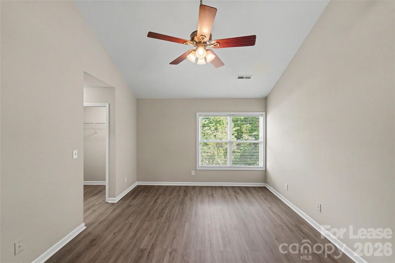 3111 Gloxinia Rd - Photo 5 of 37
