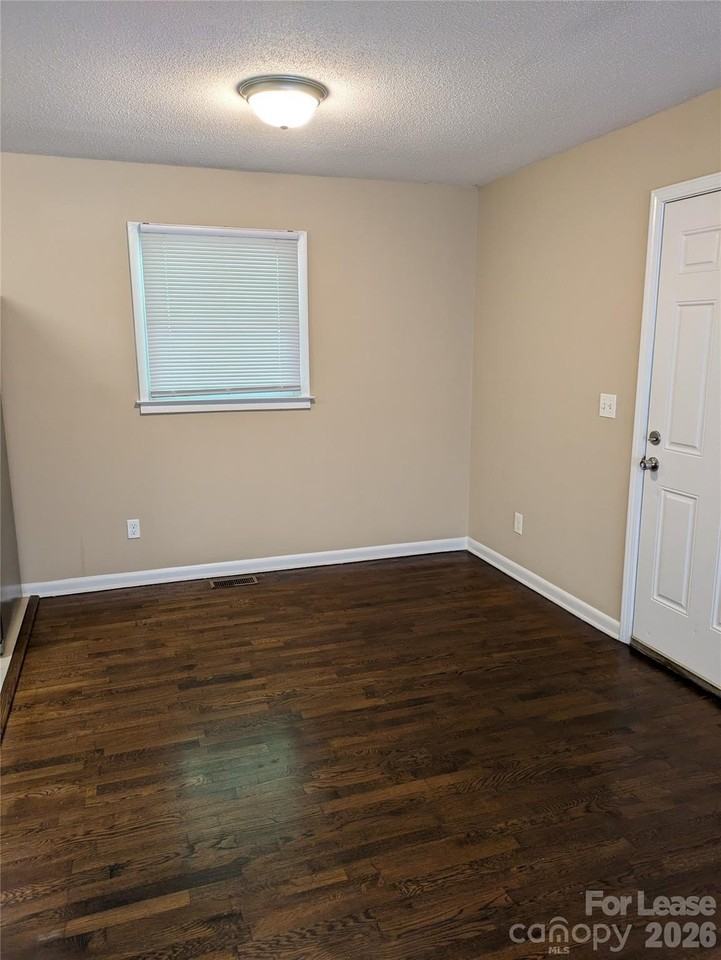 362 Cabarrus Ave - Photo 6 of 18