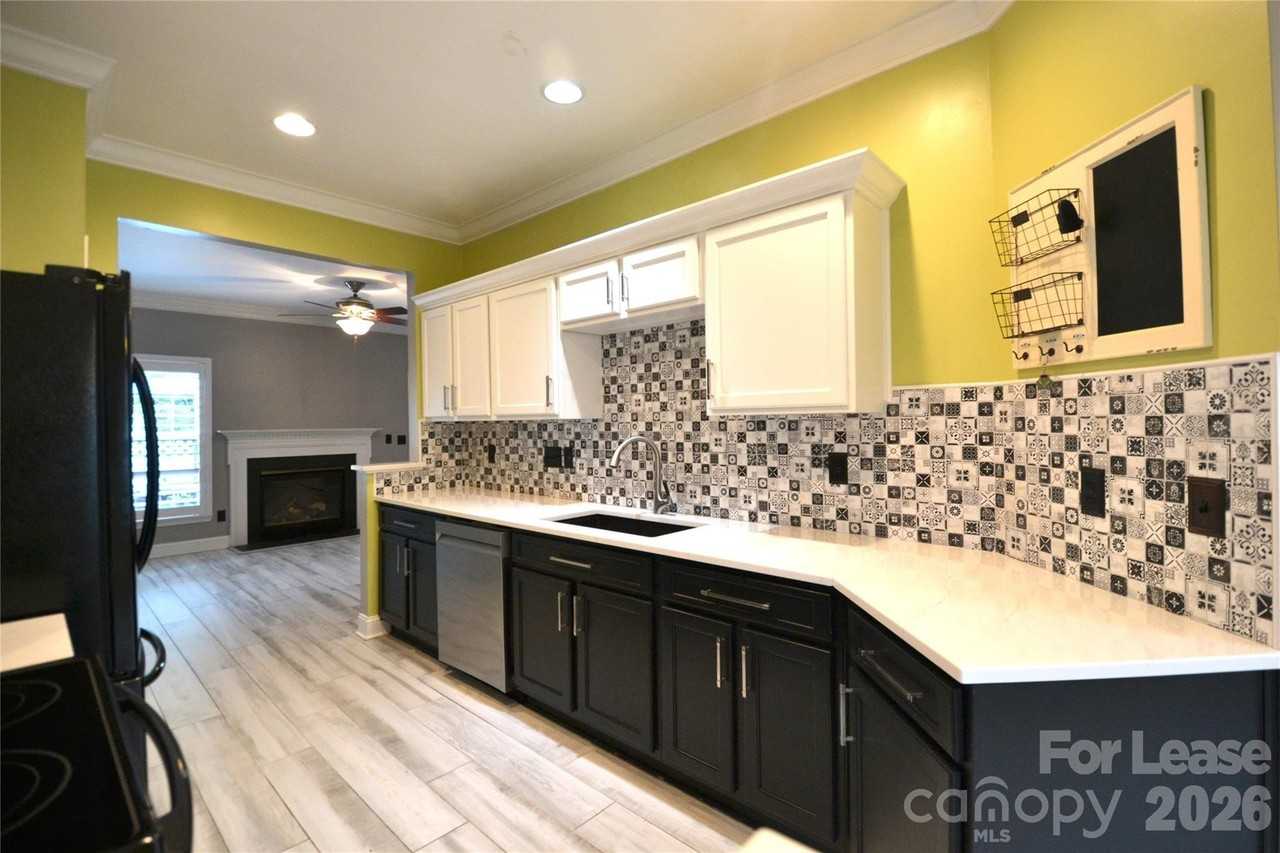 4003 Christine Ln #A - Photo 7 of 31