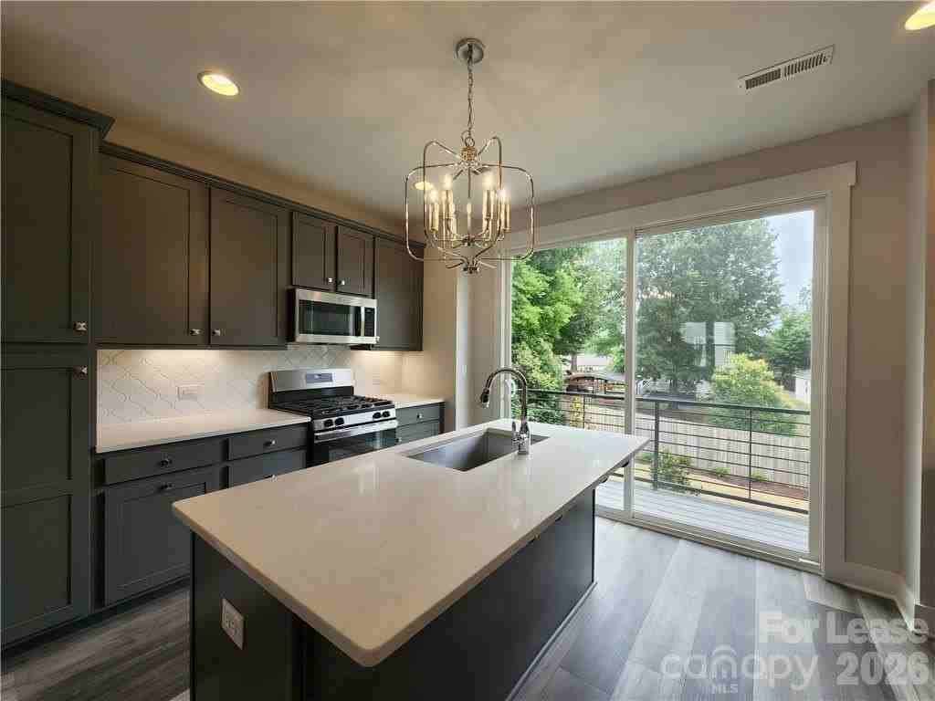 618 W End Dr - Photo 2 of 16