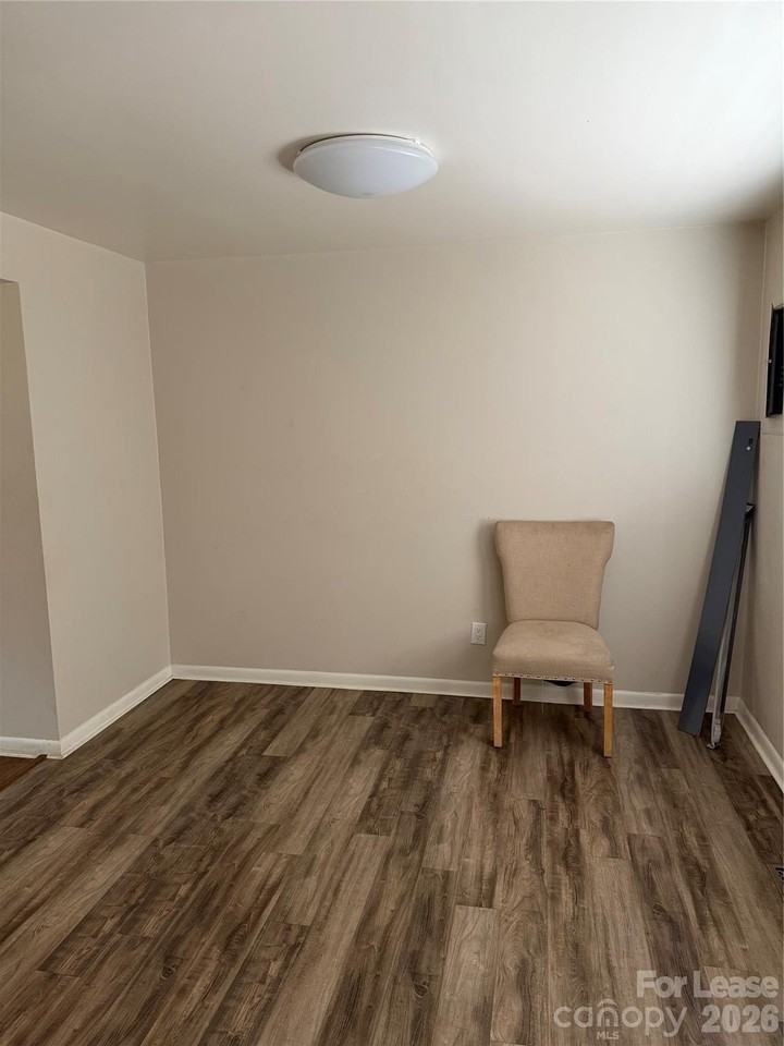 634 Walnut St - Photo 6 of 18