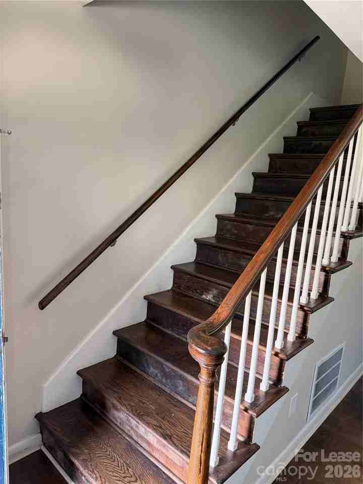 634 Walnut St - Photo 7 of 18