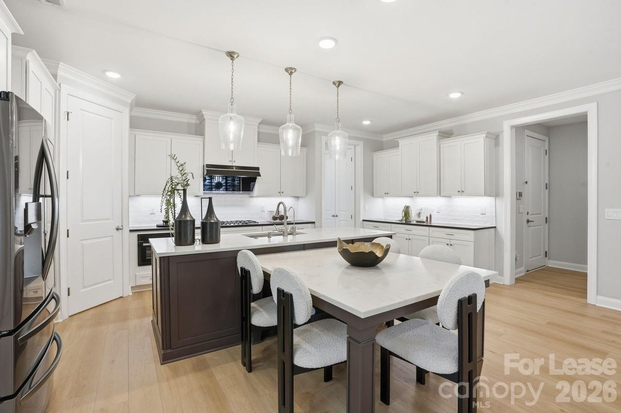 7203 Bellera Ct - Photo 5 of 44