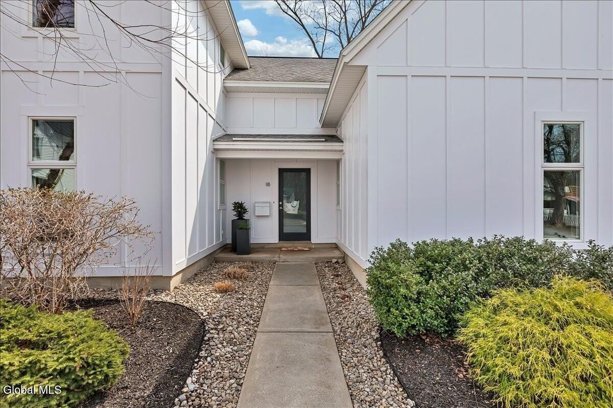 18 Granite St - Photo 5 of 50
