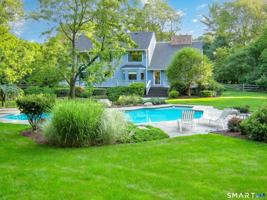 featured image of 1 Brightfield Ln