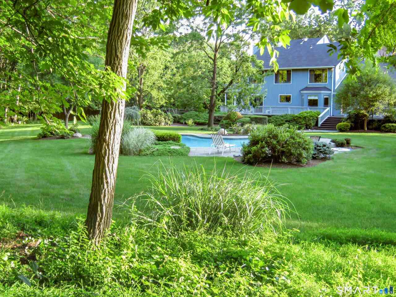 1 Brightfield Ln - Photo 2 of 39
